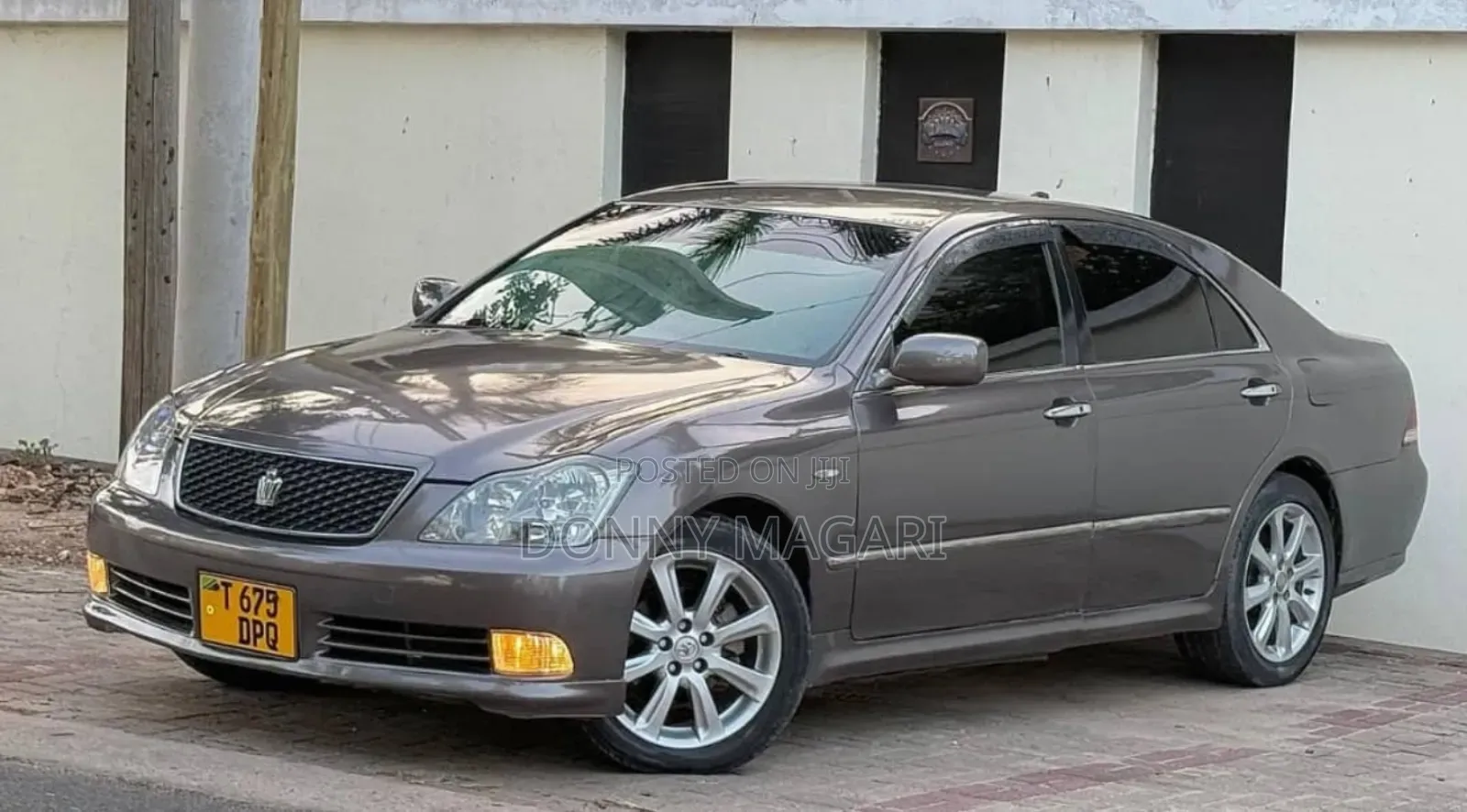 Toyota Crown 2004 Gray
