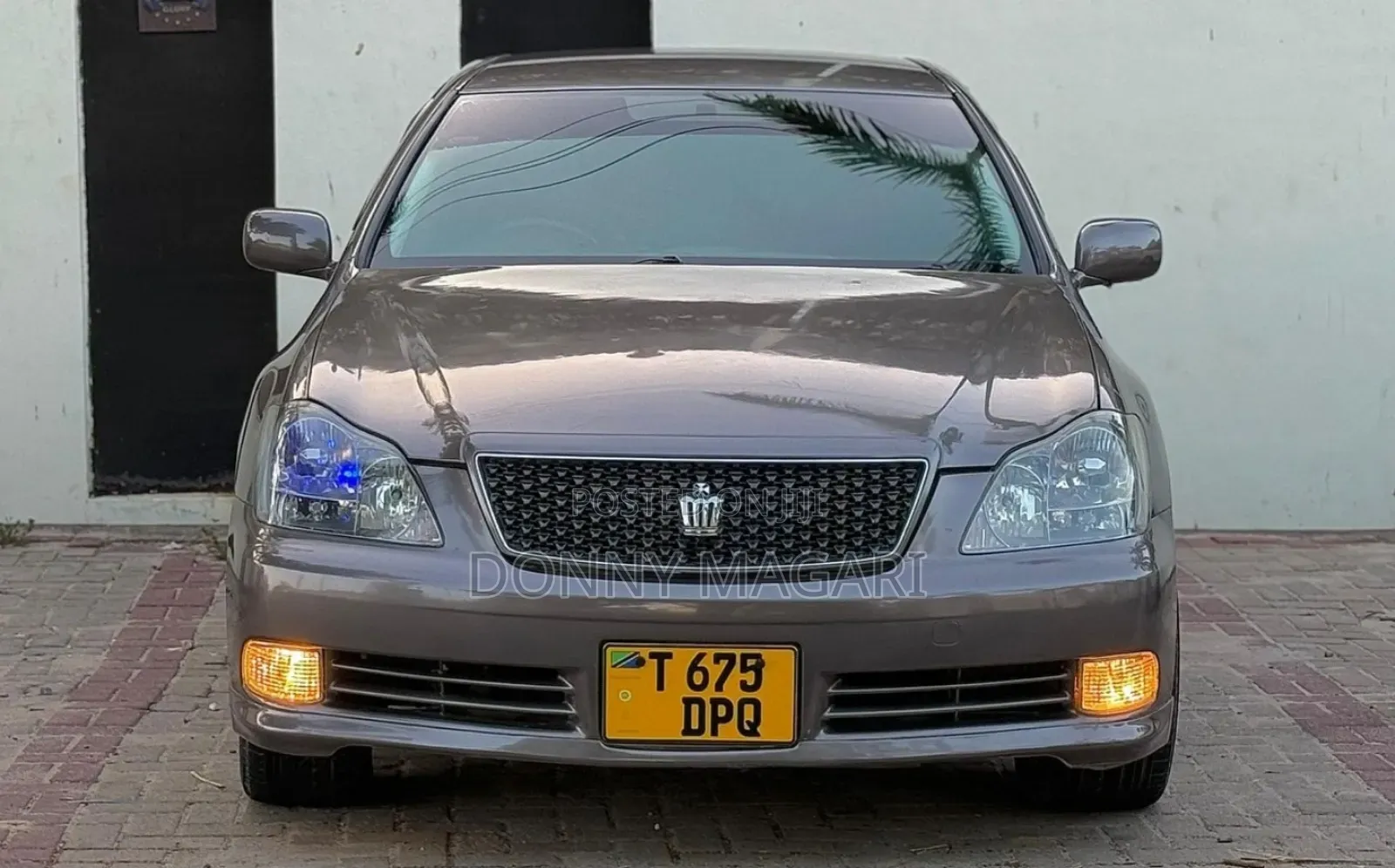 Toyota Crown 2004 Gray