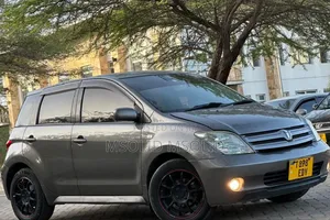 Toyota IST 2005 Gray