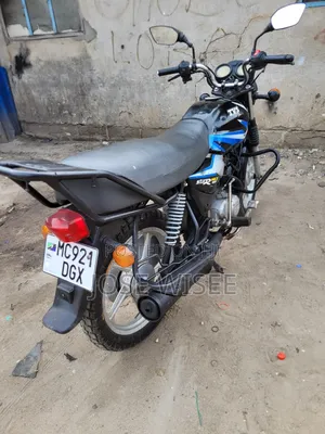 TVS HLX 125 2025 Black