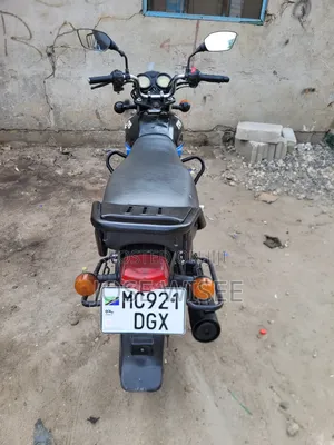 TVS HLX 125 2025 Black