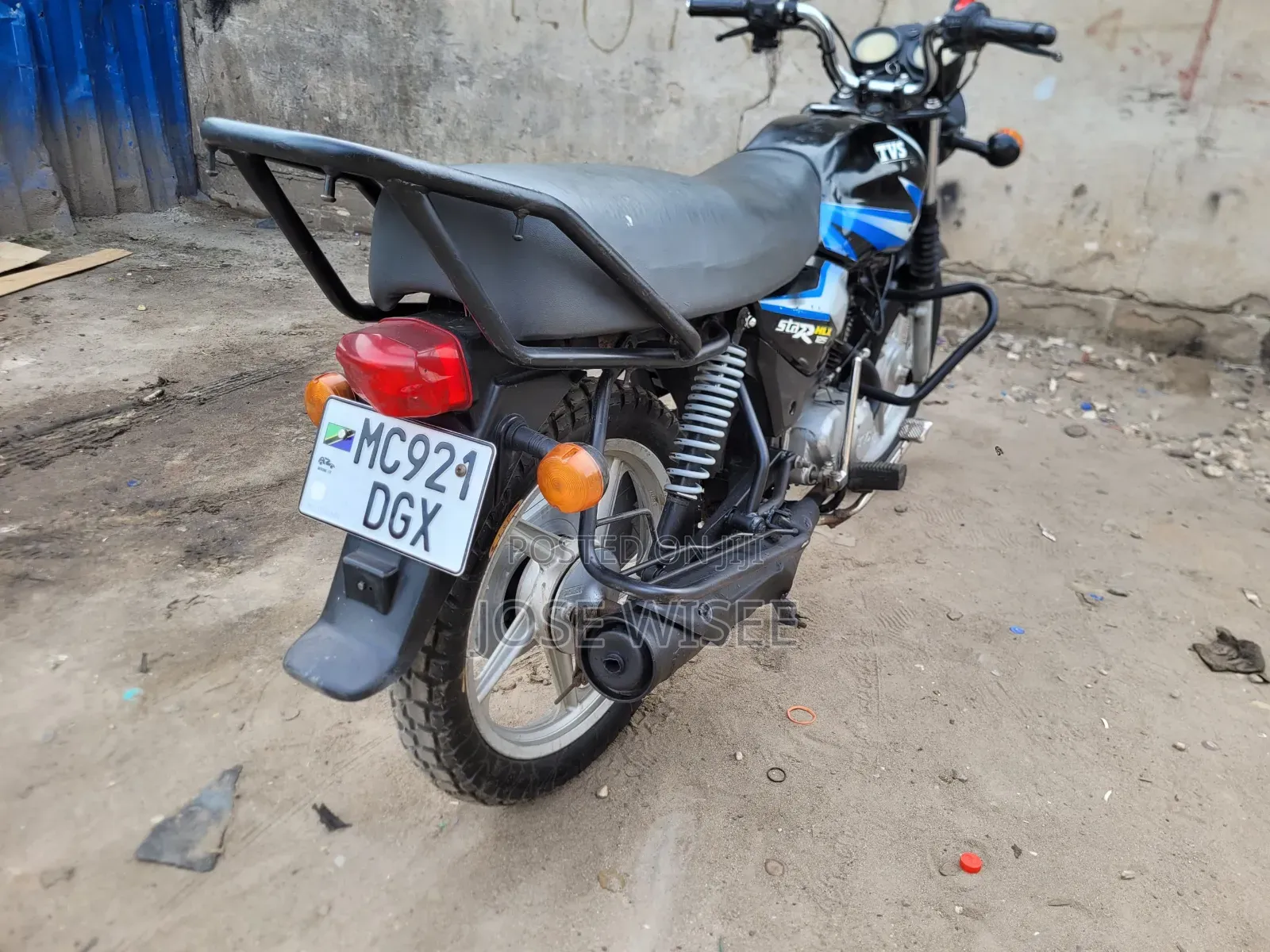 TVS HLX 125 2025 Black