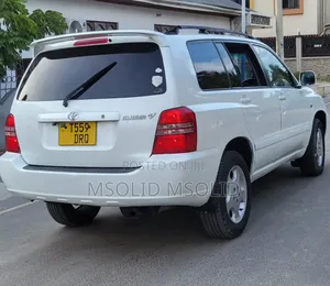 Toyota Kluger 2002 White