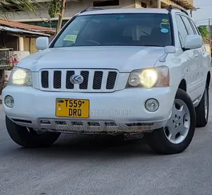 Toyota Kluger 2002 White
