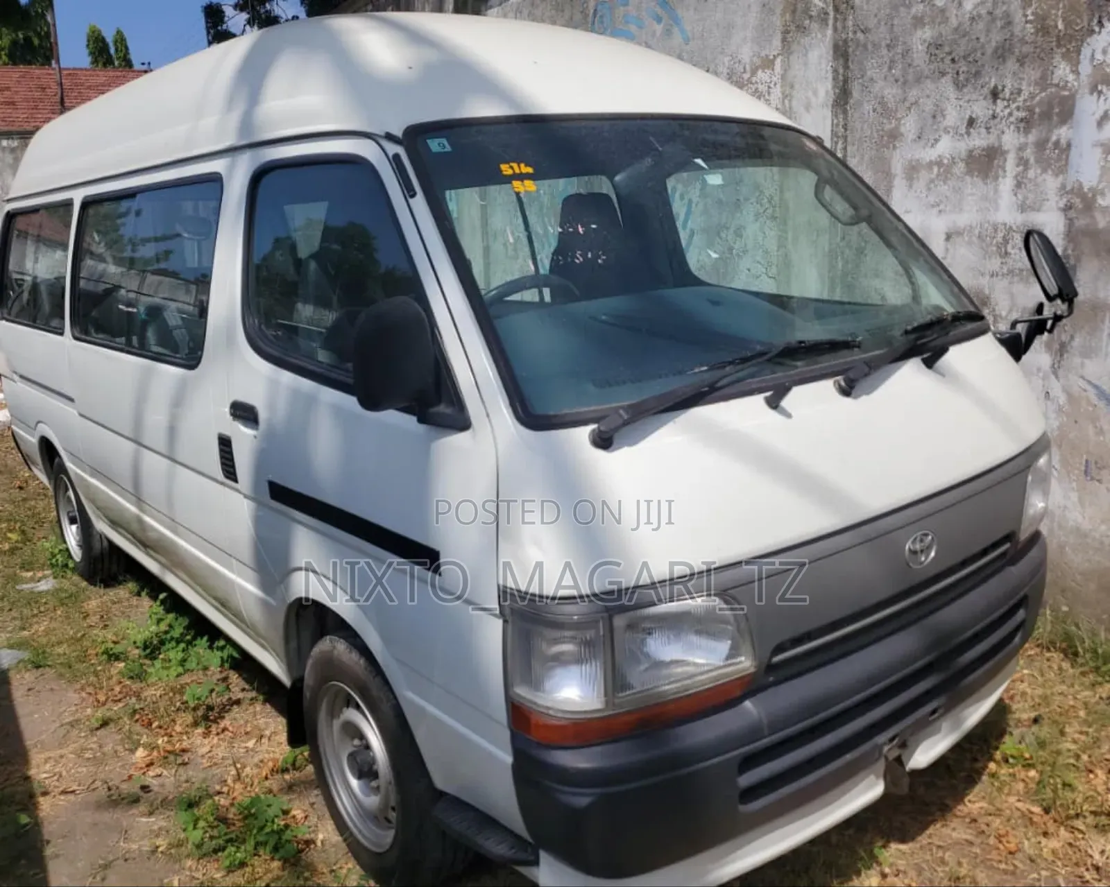 Toyota HiAce 2002 White
