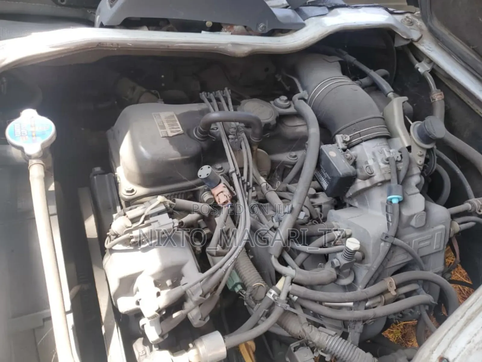 Toyota HiAce 2002 White
