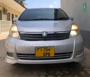 Toyota ISIS 2006 Silver