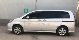 Toyota ISIS 2006 Silver