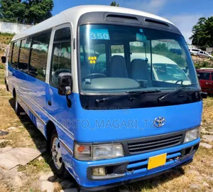 Toyota Coaster 2004 Blue