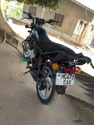 Bajaj Boxer 125 2025