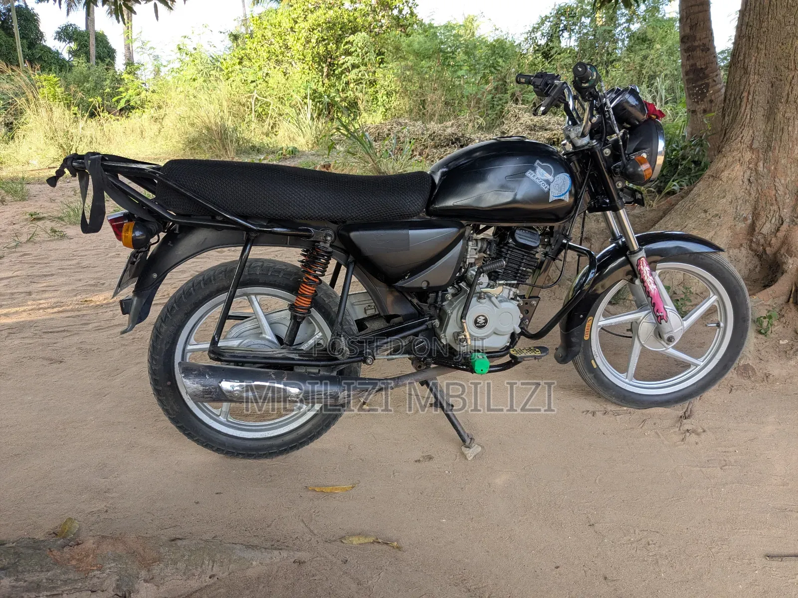 Bajaj Boxer 125 2025