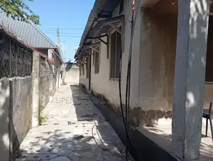 5bdrm House in Heko, Kijitonyama for sale
