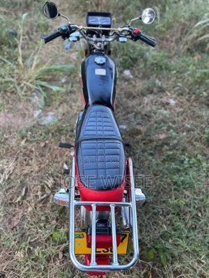 Bajaj CT 125X 2025 Black