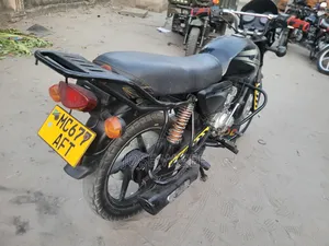Bajaj Boxer 150 UG 2026 Black
