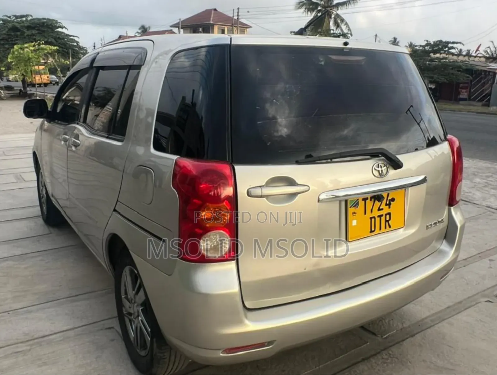 Toyota Raum 2003 Silver
