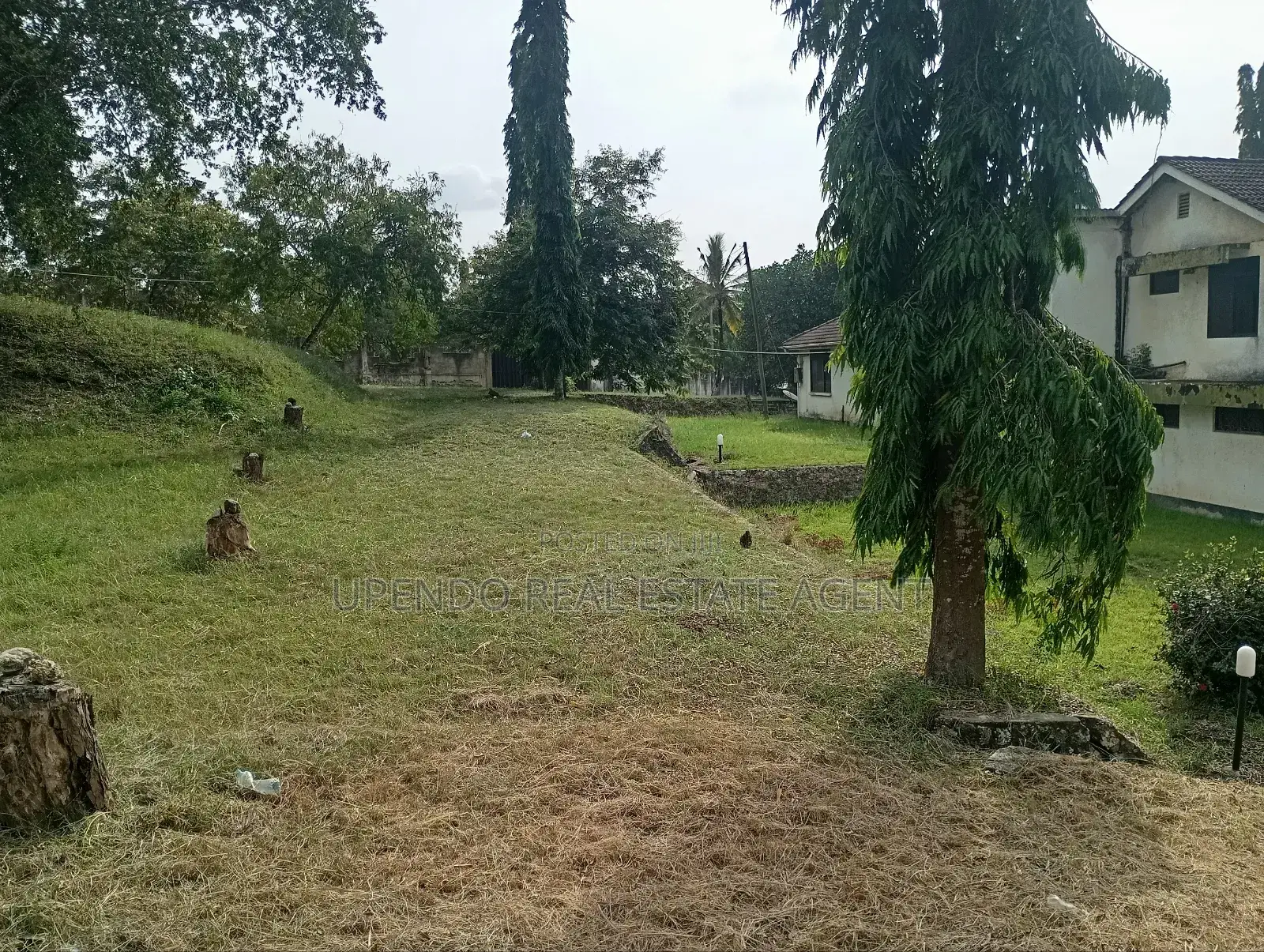 6bdrm Bungalow in Iringa Morogoro Road, Mbezi for sale