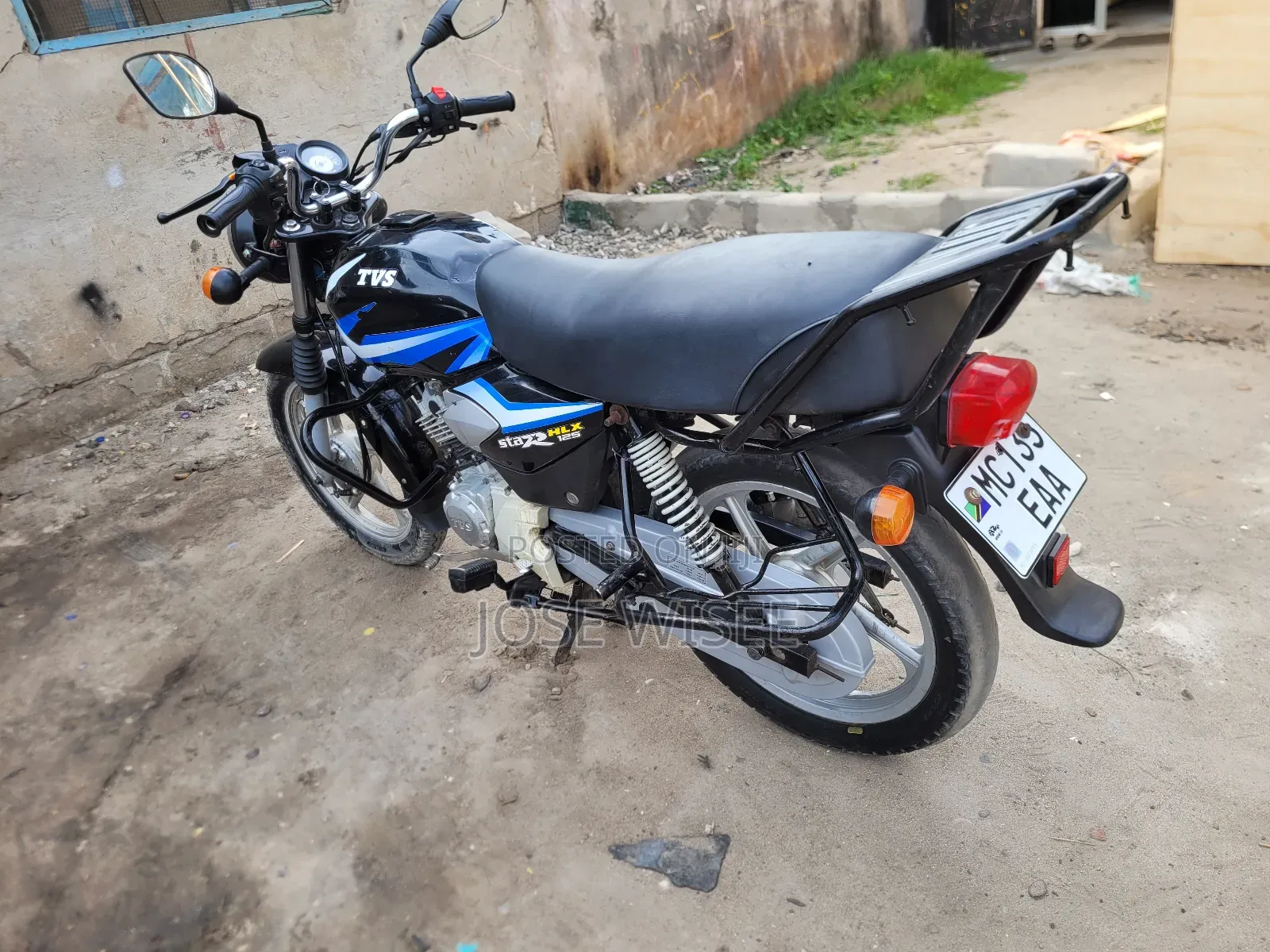 TVS HLX 125 2025 Black
