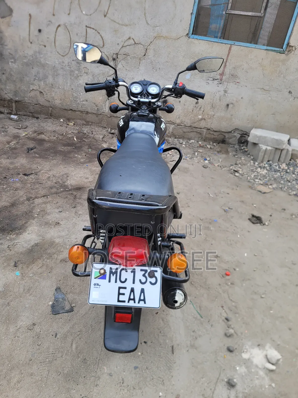 TVS HLX 125 2025 Black