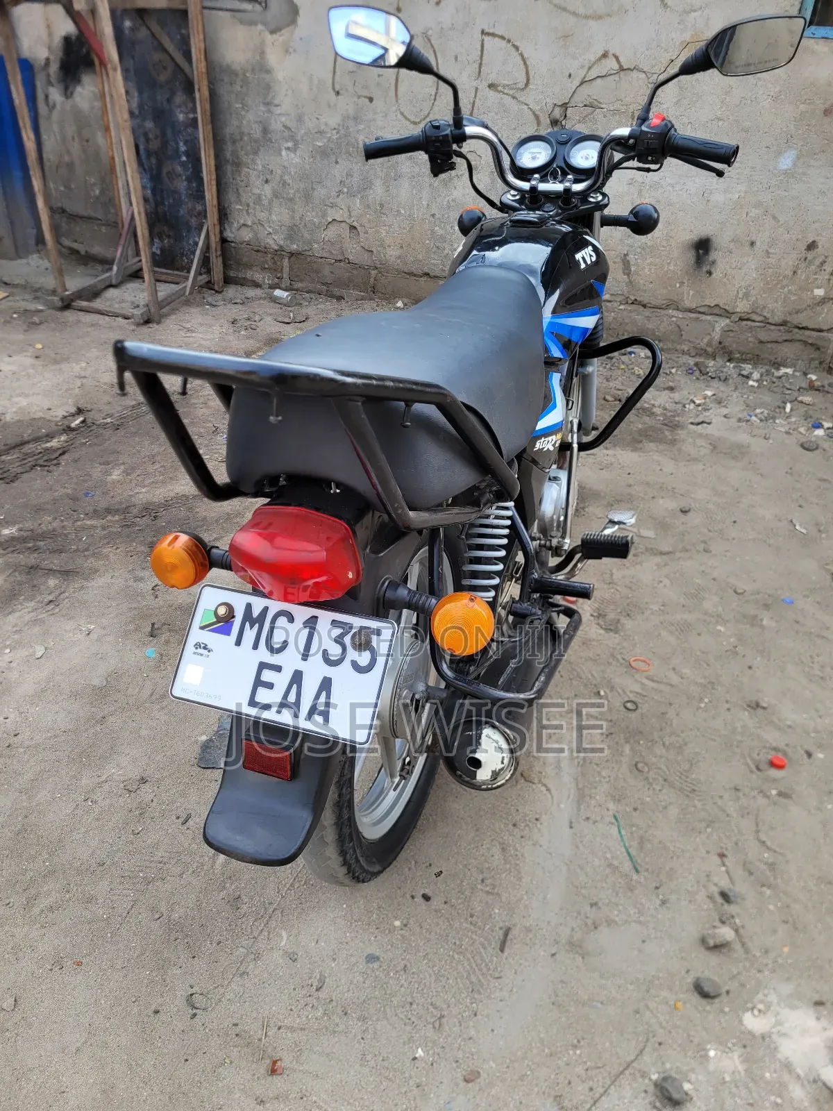 TVS HLX 125 2025 Black