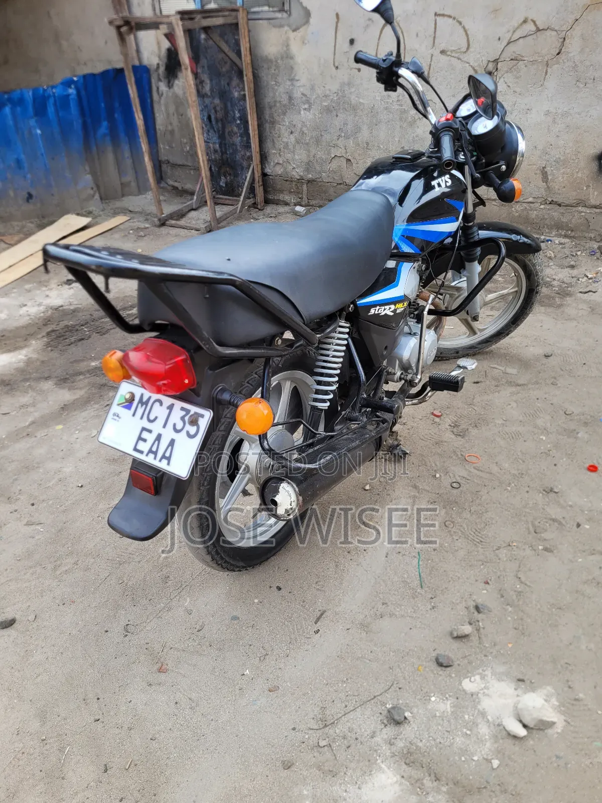 TVS HLX 125 2025 Black