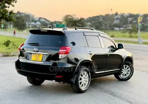Toyota Vanguard 2011 Black