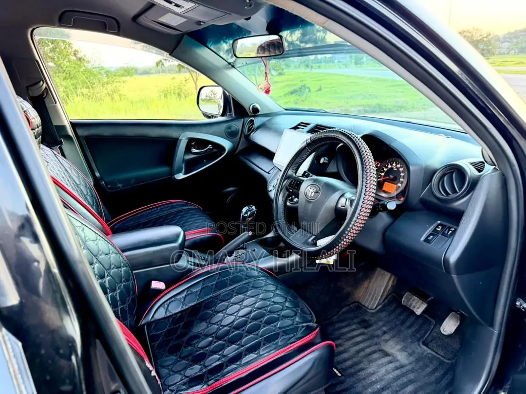 Toyota Vanguard 2011 Black