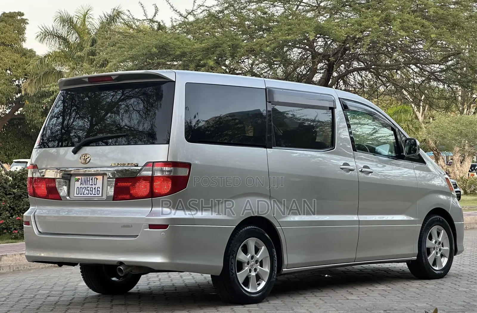 Toyota Alphard 2.4 Petrol FWD 2004 Silver