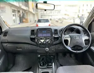 Toyota Hilux 2009 Gray