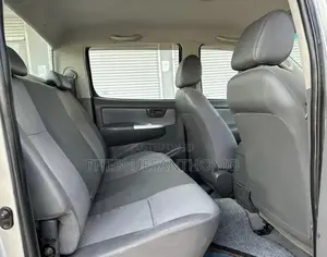 Toyota Hilux 2009 Gray