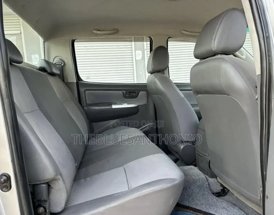 Toyota Hilux 2009 Gray