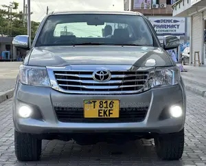Toyota Hilux 2009 Gray