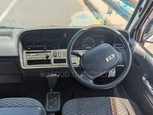 Toyota HiAce 2000 White
