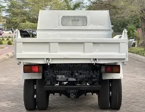 Mitsubishi Canter Tipper 2.5 1999 White