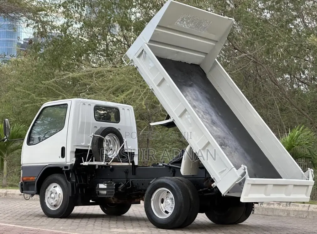 Mitsubishi Canter Tipper 2.5 1999 White