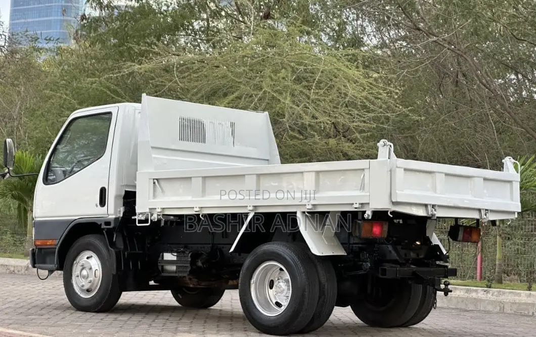 Mitsubishi Canter Tipper 2.5 1999 White