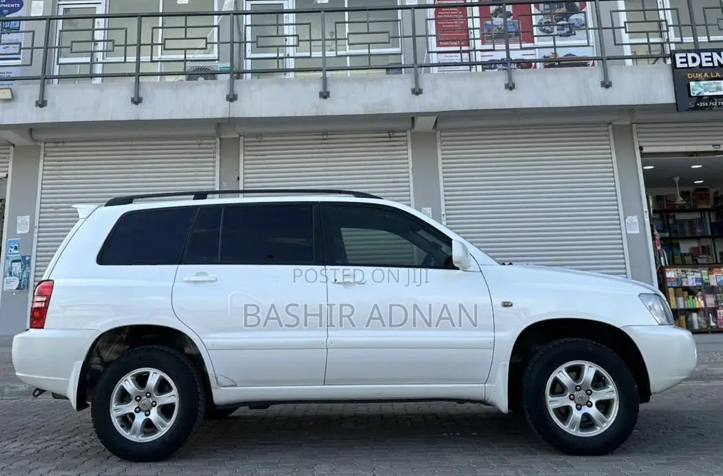 Toyota Kluger 2001 White