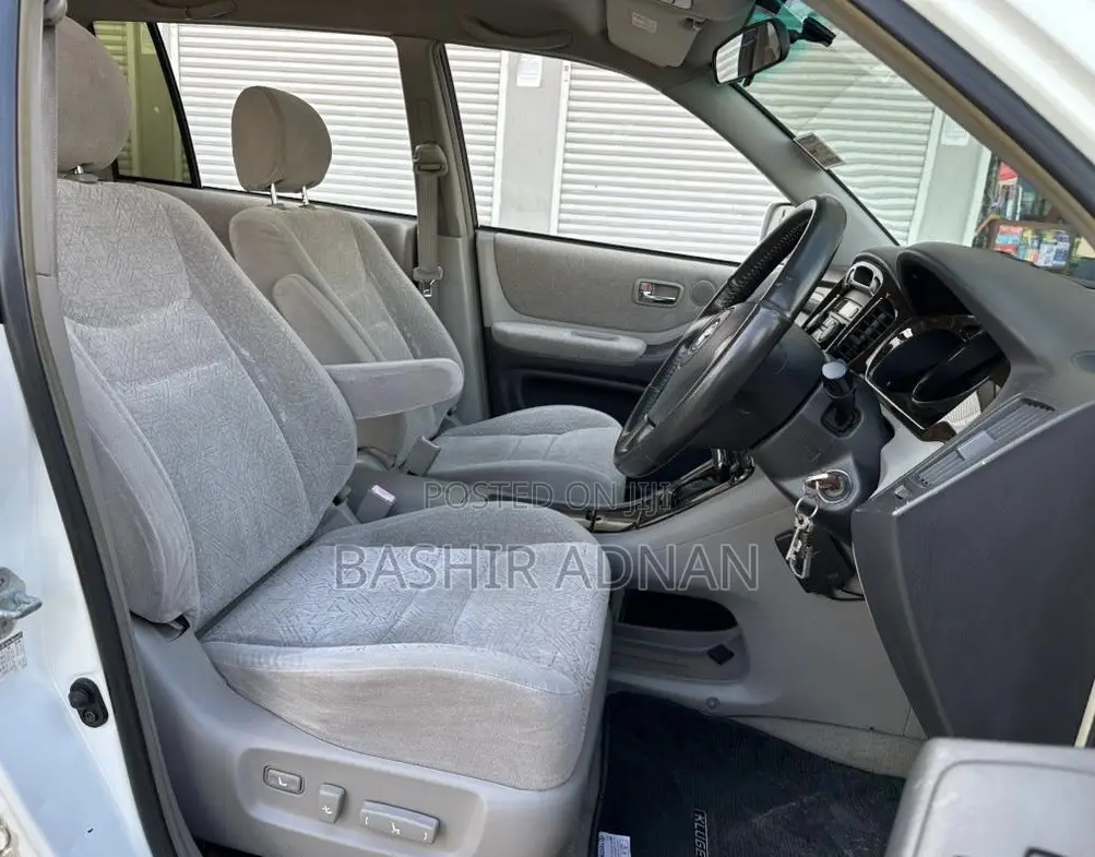 Toyota Kluger 2001 White