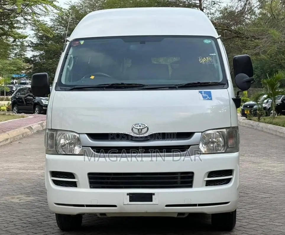 Toyota HiAce 2008 White