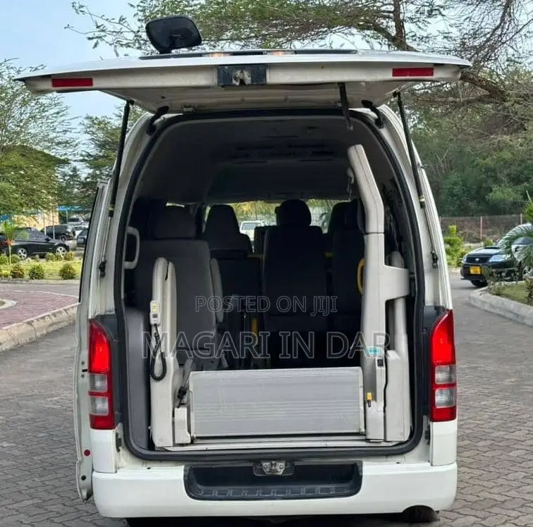 Toyota HiAce 2008 White