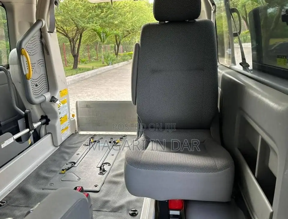 Toyota HiAce 2008 White