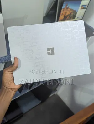 New Laptop Microsoft Surface Laptop 2 8GB Intel Core I5 SSD 256GB