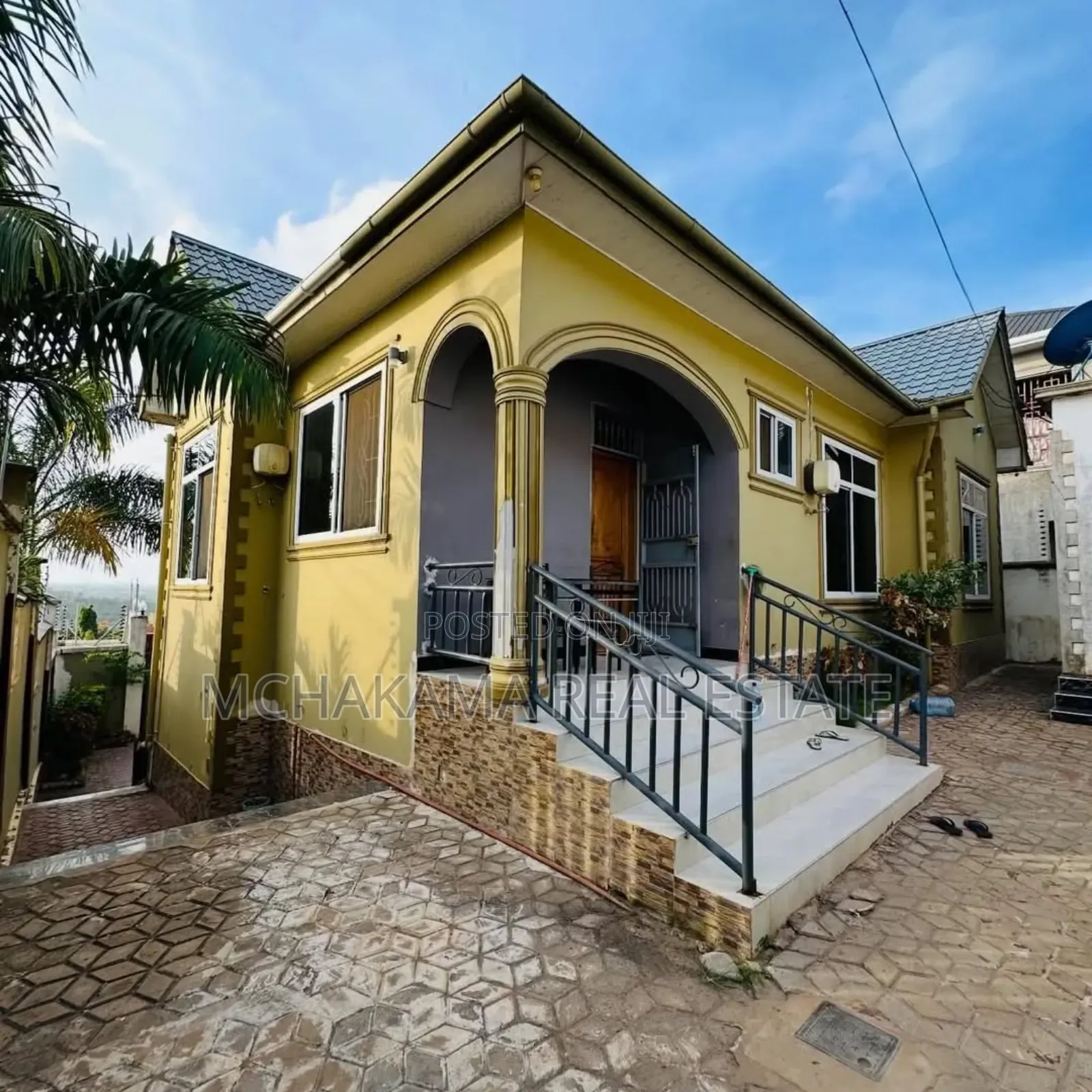 6bdrm Block of Flats in Mchakama Real Estate, Kinyerezi for sale