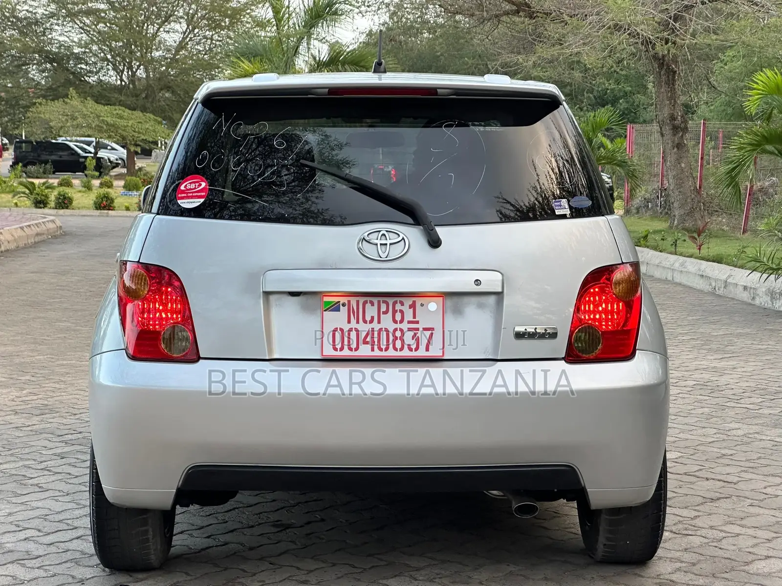 Toyota IST 2004 Silver
