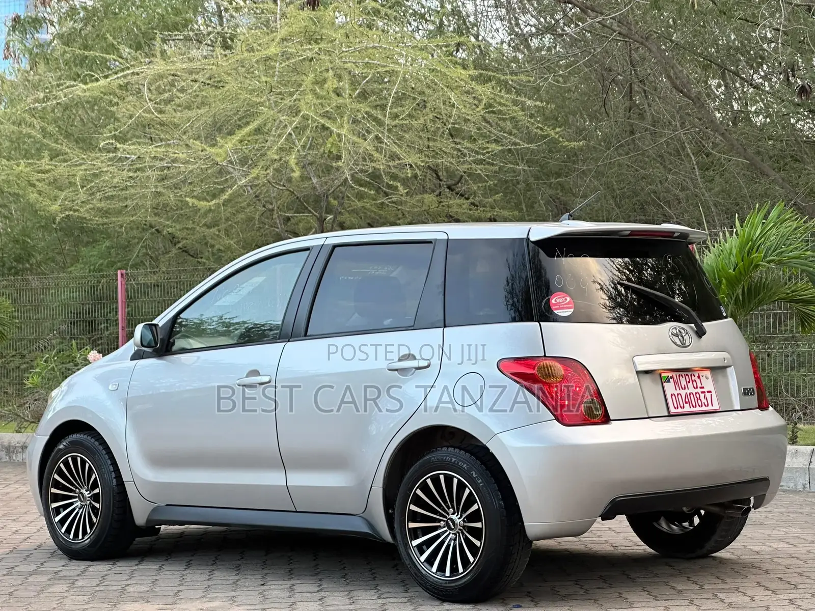 Toyota IST 2004 Silver