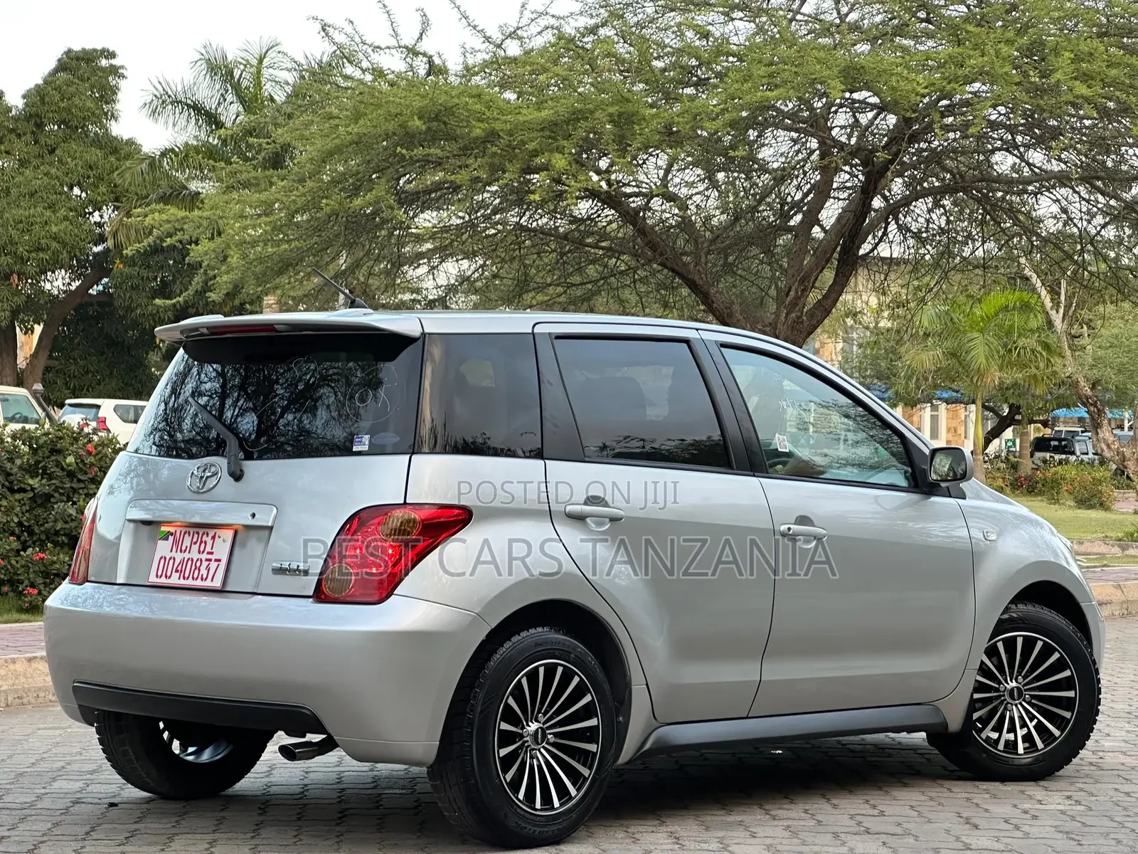 Toyota IST 2004 Silver