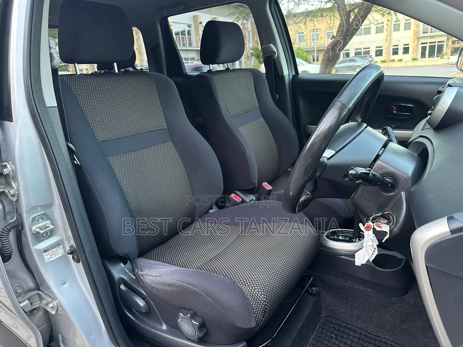 Toyota IST 2004 Silver