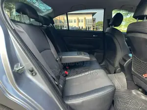 Subaru Legacy 2.0D Sedan 2010 Silver