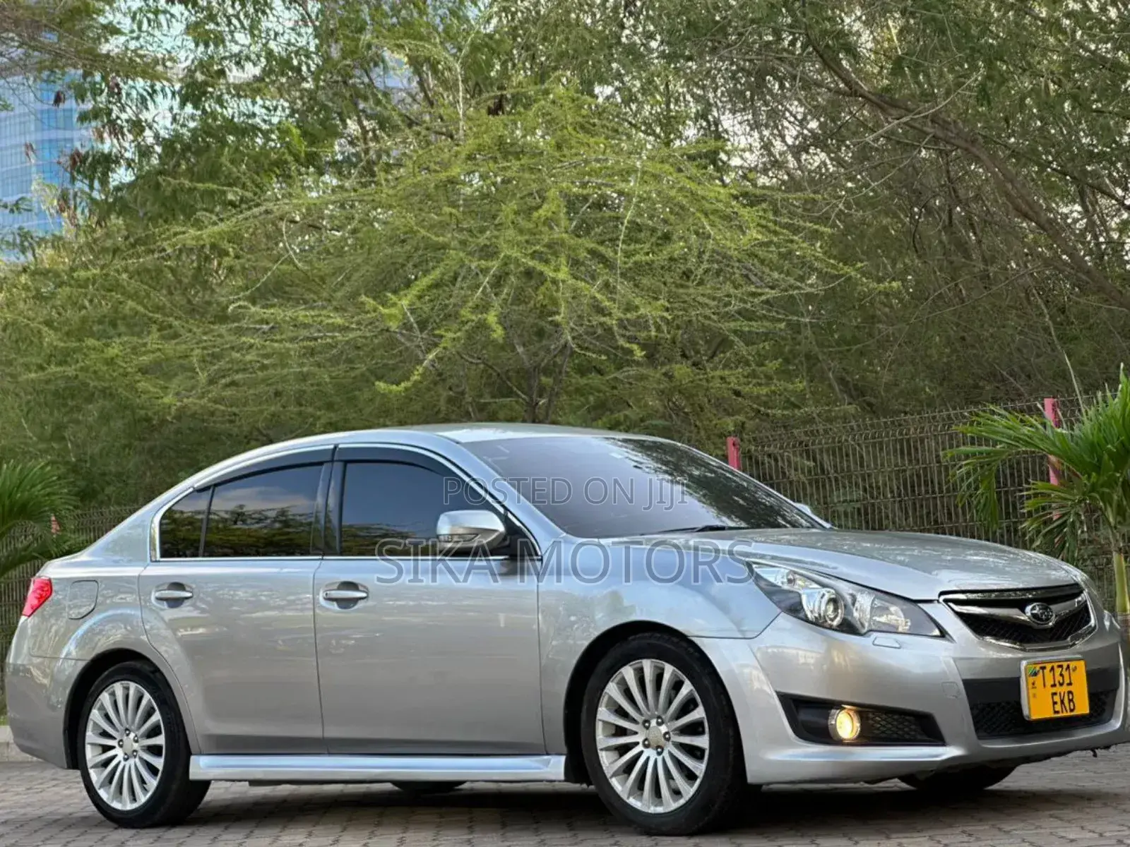 Subaru Legacy 2.0D Sedan 2010 Silver