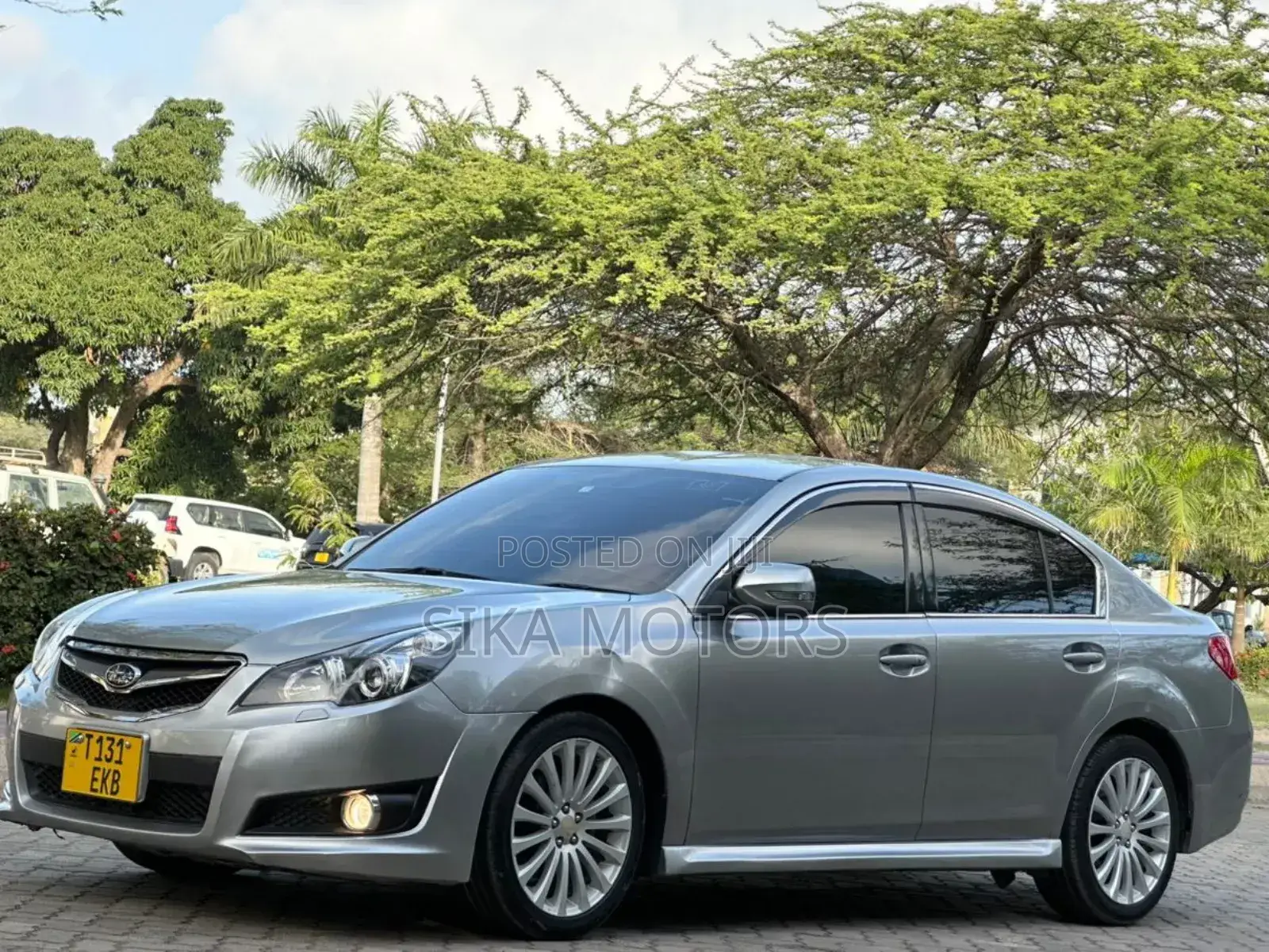 Subaru Legacy 2.0D Sedan 2010 Silver