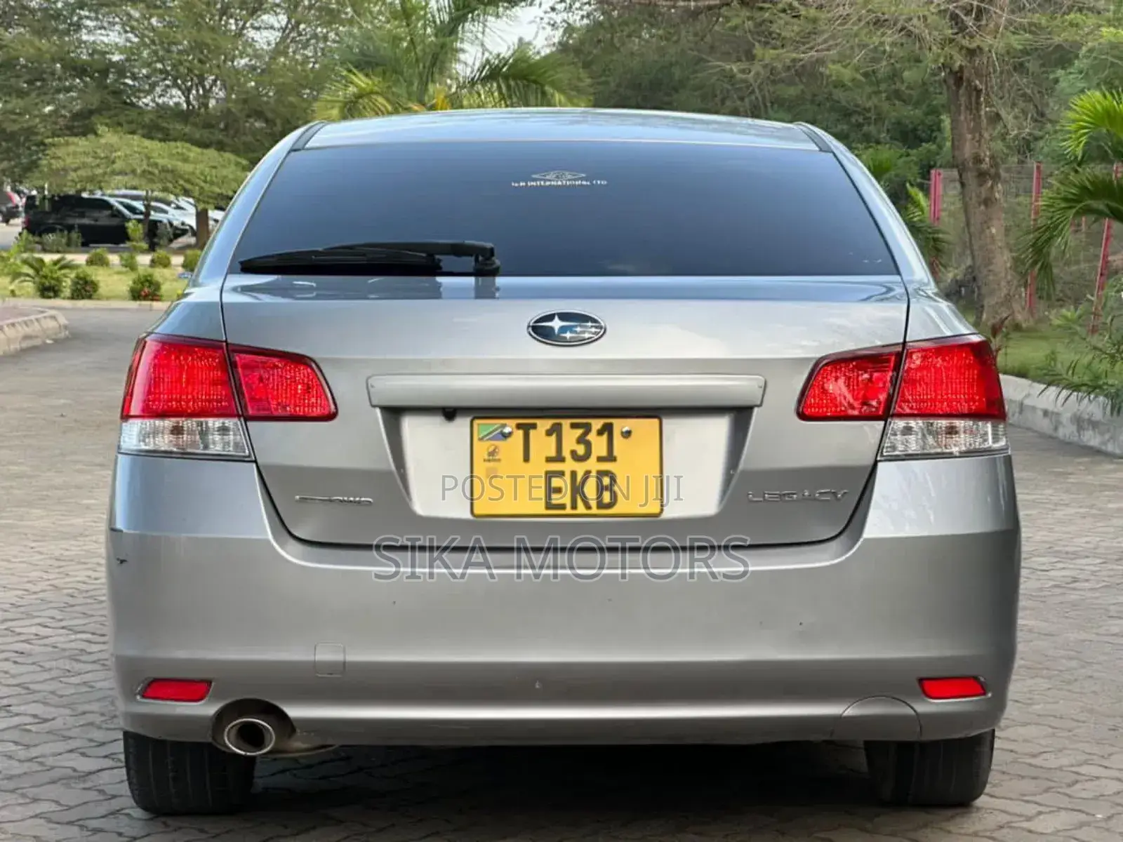 Subaru Legacy 2.0D Sedan 2010 Silver
